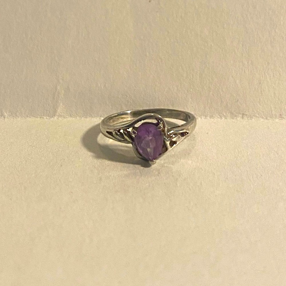 Amethyst silver ring